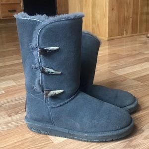 Size 6 Bearpaw boots